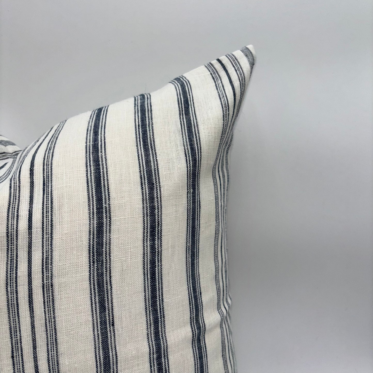 Ellie - yard dyed linen pillow cover (blue)