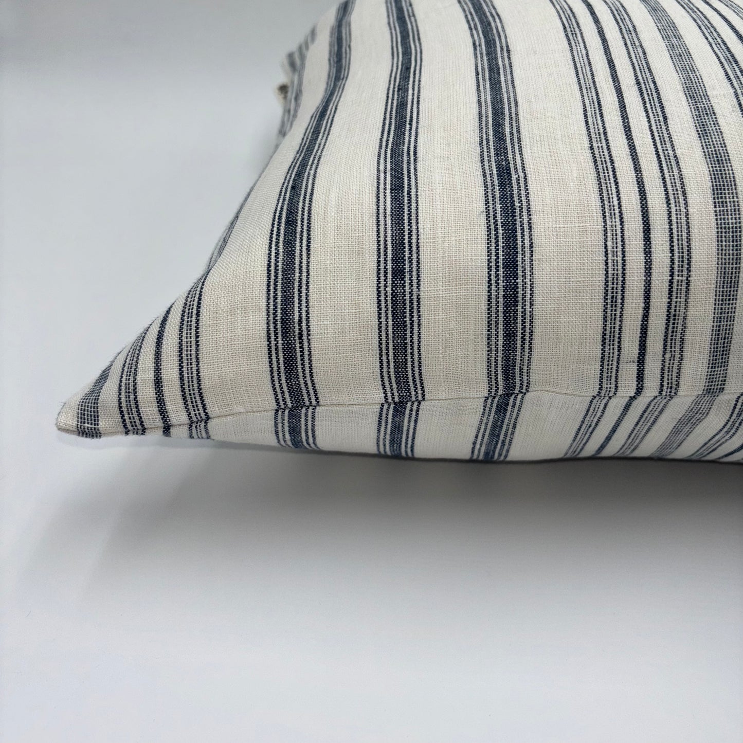 Ellie - yard dyed linen pillow cover (blue)