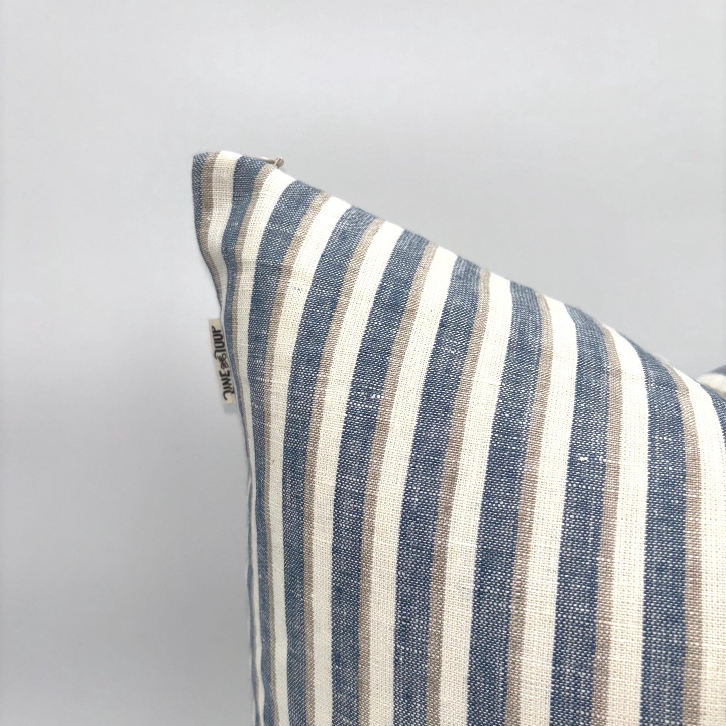 Hannah - yarn dyed linen pillow cover (blue)