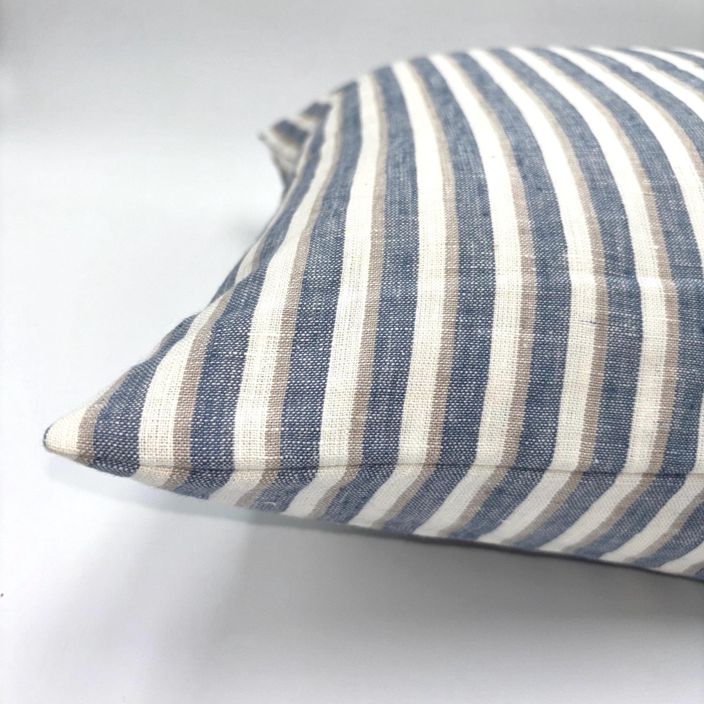 Hannah - yarn dyed linen pillow cover (blue)
